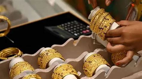 Gold Prices Drop Rs2 000 Per Tola