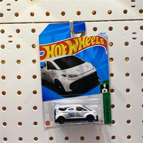 Jual HOT WHEELS FORD PERFORMANCE SUPERVAN 4 PUTIH Shopee Indonesia