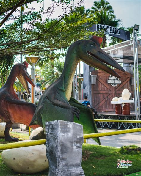 Dinoland City Invasion Invasi Dinosaurus Bermula Di Plaza Medan Fair