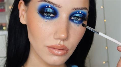 19 Approaches To Blue Makeup That Wont Make You Look Like A Middle Schooler