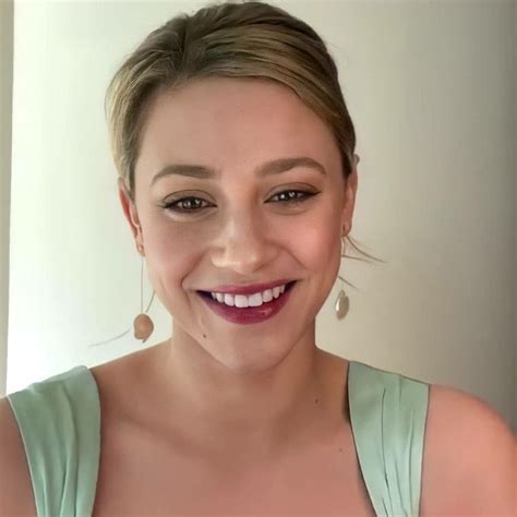 Lili Reinhart Imagem De Fundo Para Iphone Inspiração