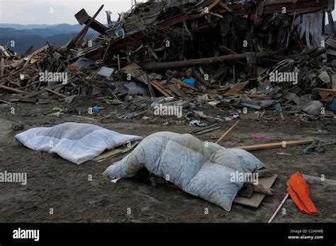 Japan earthquake 2011 hi-res stock photography and images - Alamy