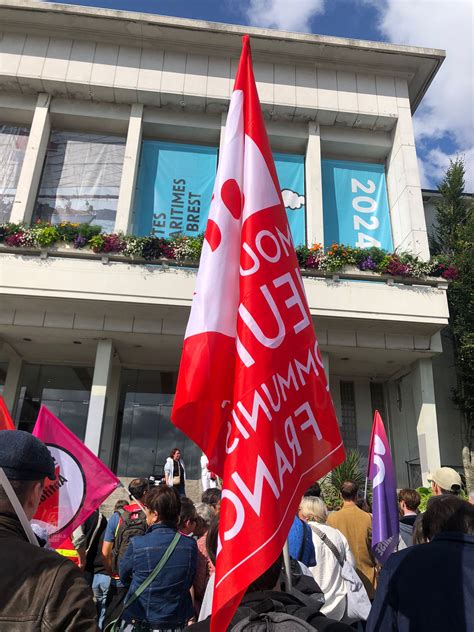 Manifestation D Indignation Par Rapport La Mort De Nahel Tu Par Un