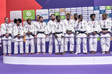 Joan Benjamin Gaba Vice Champion Du Monde De Judo Par Quipe Le Cos Judo