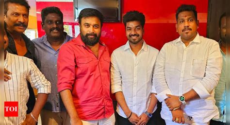 Sasikumar And Jai Celebrate The Subramaniapuram Re Release With Fans