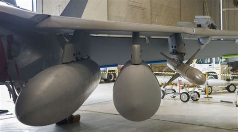 Raytheon Reveals Ngj Mb Pods For Growler