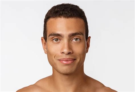 Eliminar barba en el editor de fotos | RetouchMe App