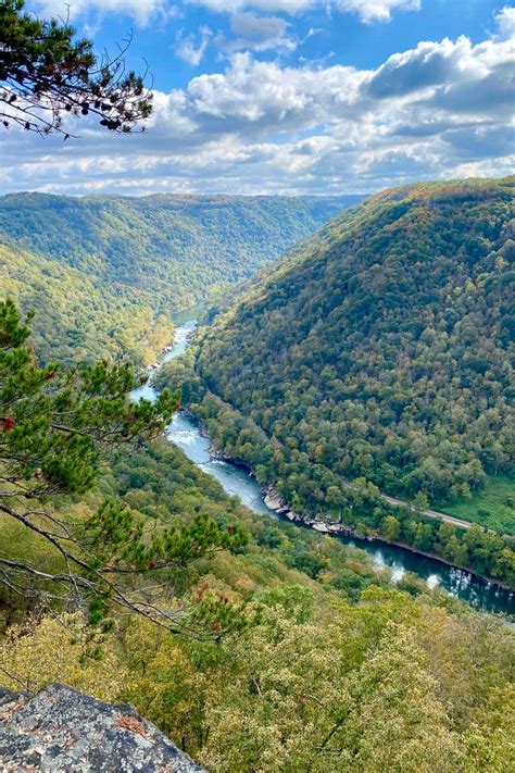 Endless Wall Trail (New River Gorge) - Champagne Tastes®