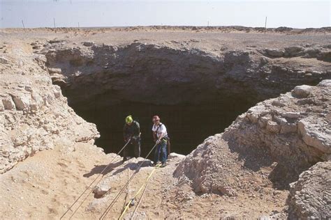 Desert Caves Photo Gallery 2000:Photographs of Caves near Riyadh, Saudi ...