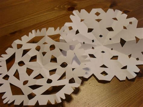 Easy Paper Snowflakes | AllFreeKidsCrafts.com