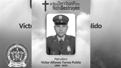 En Los Cai De Bogotá Rindieron Un Homenaje Al Patrullero Víctor Torres Asesinado En El Robo A