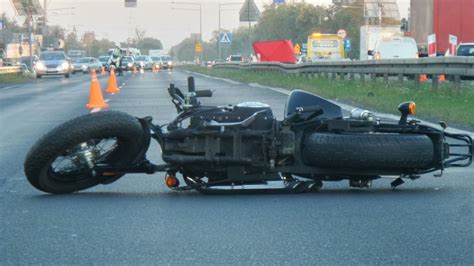 Miertelny Wypadek Na Krajowej Si Demce Nie Yje Motocyklista Tvn