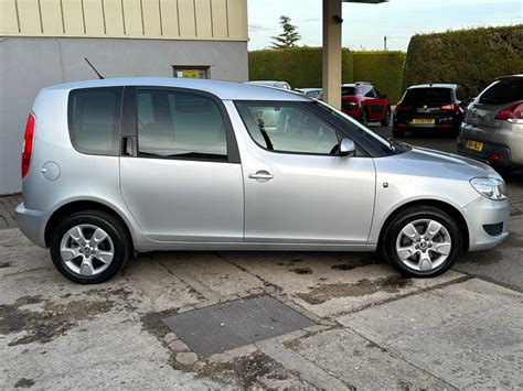 Used SKODA ROOMSTER 2014 Silver in Witney, Oxfordshire | Fox Motor Company