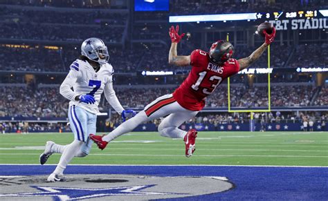 Mike Evans With Spectacular Td Catch For Bucs Yahoo Sports