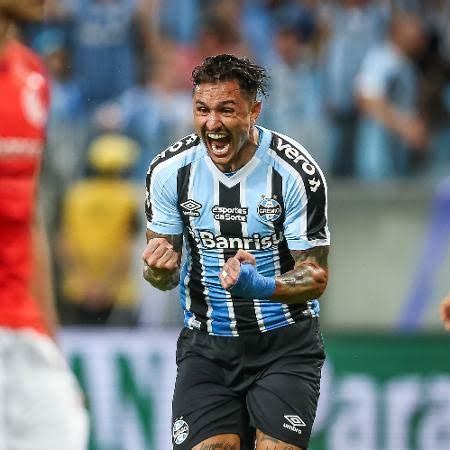 Grêmio TimeLine on Twitter Vina saiu correndo da Arena pois sua