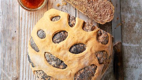 Mohn Nuss Brot Rezept Von Betty Bossi Schweizer Illustrierte