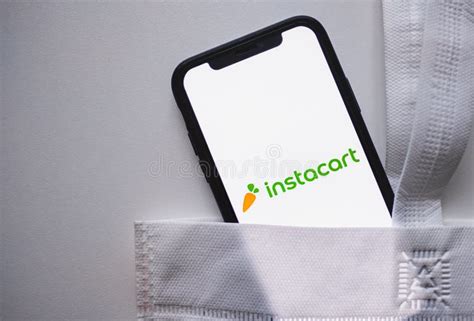 Instacart App Logo on the Smartphone Screen. Editorial Photography - Image of customer, name ...