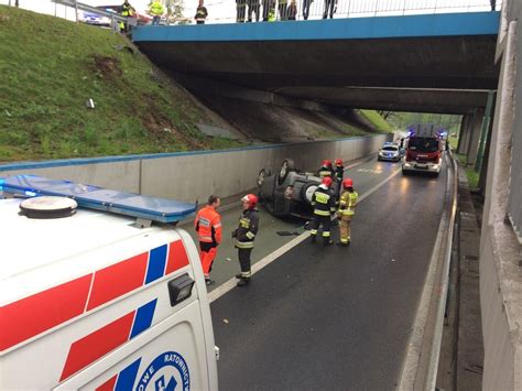 Wypadek w Sosnowcu Samochód spadł z wiaduktu ZDJĘCIA Sosnowiec Nasze