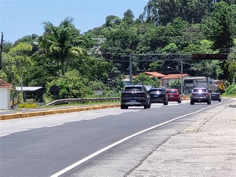 Mais De Mil Ve Culos Devem Passar Pela Mogi Bertioga Na P Scoa