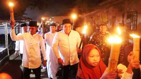 Ditandai Pawai Obor Bupati Roby Gemakan Takbir Hari Raya Idul Adha