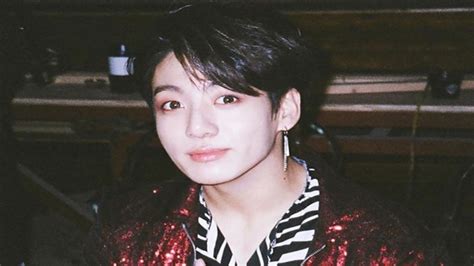 Jungkook De BTS Se Deja Ver Por Primera Vez Con Victoria Y Enloquece Al