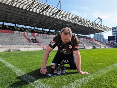 Bundesliga R Ckkehr Der Kiezkicker Astra Braut Aufstiegsbier Mit