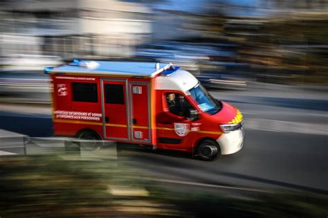 Landes Un Choc Frontal Entre Un Poids Lourd Et Une Voiture Biaudos