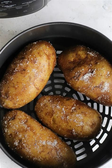 Reheat A Baked Potato In The Air Fryer