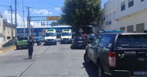 Una formación del tren Roca arrolló a un hombre y limitan el servicio