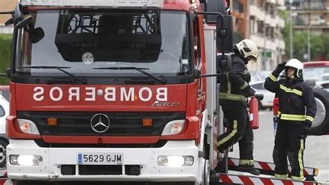 Muere Una Mujer Y Tres Personas Intoxicadas En El Incendio De Una Vivienda