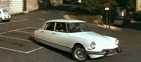 IMCDb org 1965 Citroën DS 19 in Fantômas se déchaîne 1965