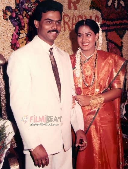 Actress Radha And Rajasekaran 25th Wedding Anniversary Photos - FilmiBeat