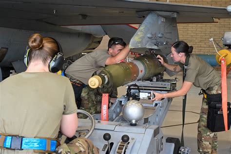 Th Mxg Rd Quarter Weapons Load Competition Luke Air Force Base