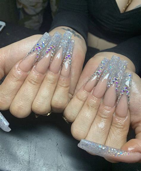 Pin Sheissobougie 𝙨𝙝𝙚 𝙞𝙨 𝙨𝙤 𝙗𝙤𝙪𝙜𝙞𝙚 ·˚ ⋆₊♡ Long Acrylic Nails