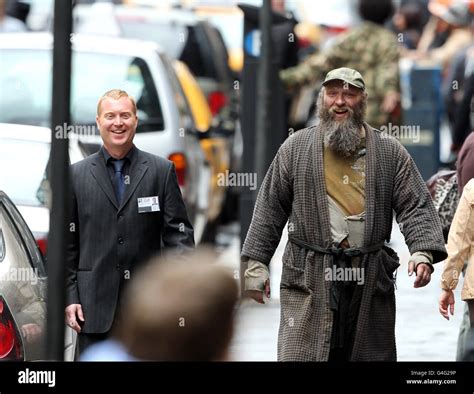 Brad Pitt Sur Le Plateau De Tournage De La Guerre Mondiale Z George