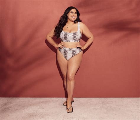 5 Hot Sexy Amanda Watters Bikini Pics