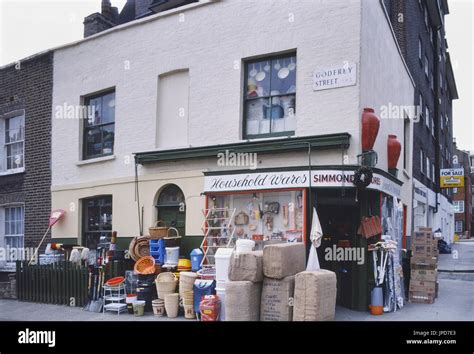 Corner Shop London Hi Res Stock Photography And Images Alamy