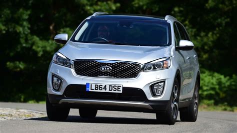 Kia Sorento SUV - old vs new - pictures | Carbuyer