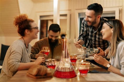 Juego De Decantadores De Vino Con Dos Copas De Vino Jarra Aireadora De