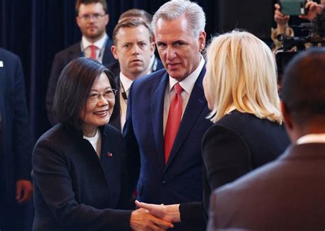 China Vows Resolute Response To High Level Us Meet With Taiwan Leader