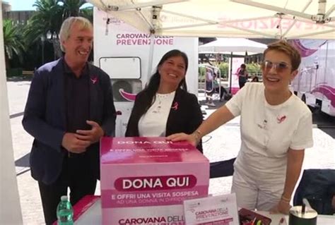 Al Via Da Castel Romano Designer Outlet Il Tour Rosa Per La Salute