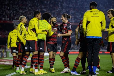 Ap S Vit Ria Flamengo Desembarca No Rio De Janeiro E Ganha Folga