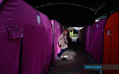 BERNAMA 1 842 FLOOD VICTIMS IN JOHOR PAHANG AS OF MIDDAY NADMA