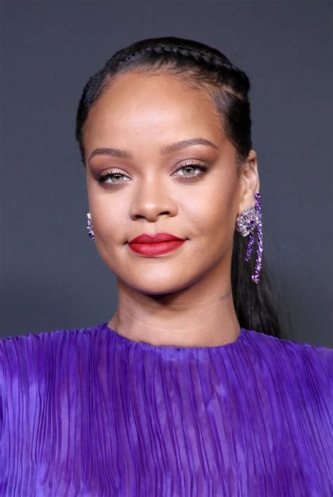 Rihanna 'bruised face' in electric scooter crash but is 'feeling fine ...