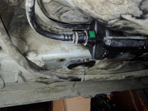 Замена топливного фильтра — Citroen C4 (2G), 1,6 л, 2012 года | своими ...