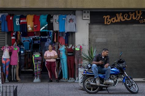 La Econom A Venezolana Busca Remontar La Dura Ca Da Del Primer Semestre