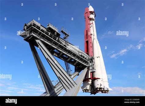 Nave espacial rusa Vostok 1 monumento del primer cohete soviético en