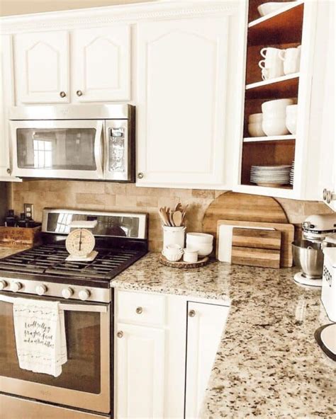 32 Ideal Backsplash For Busy Granite In Your Kitchen