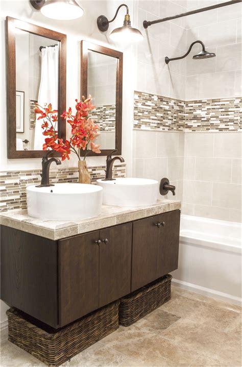 Bathroom Tile Designs With Borders Everything Bathroom