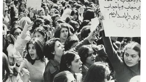 8 mars 1979 cétait la première rébellion des Iraniennes contre le